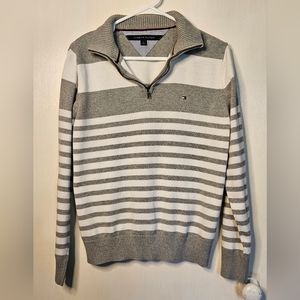 Tommy Hilfiger 1/4 zip Sweater size Medium Gray and white